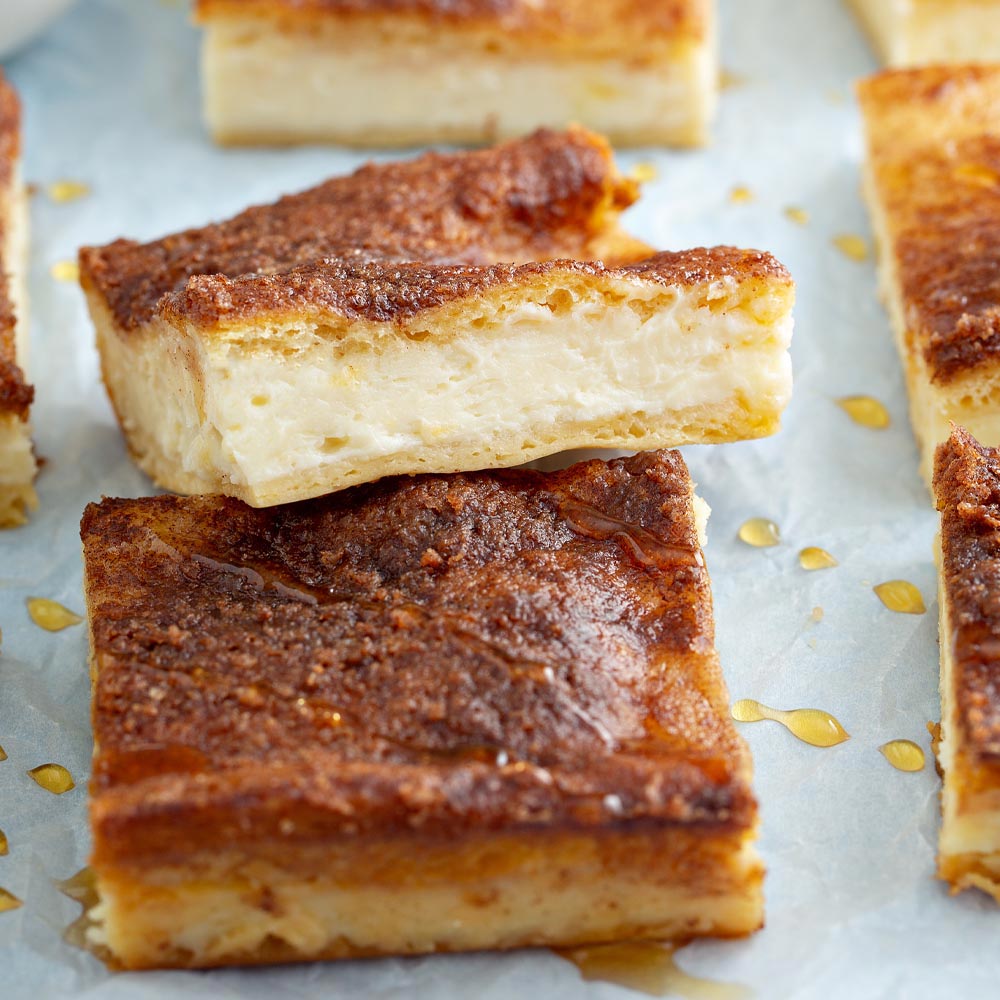 Cinnamon Roll Bars